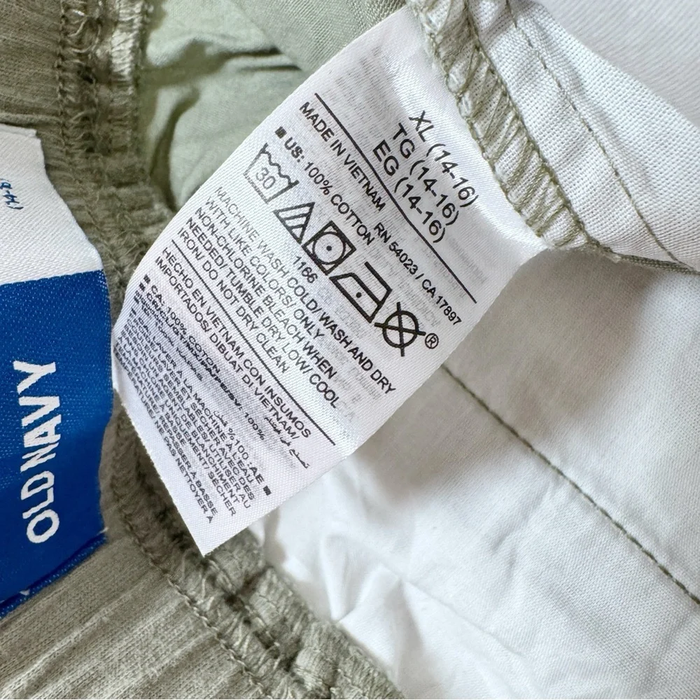 Old Navy‎ NWT boy's Khaki Shorts adjustable waist